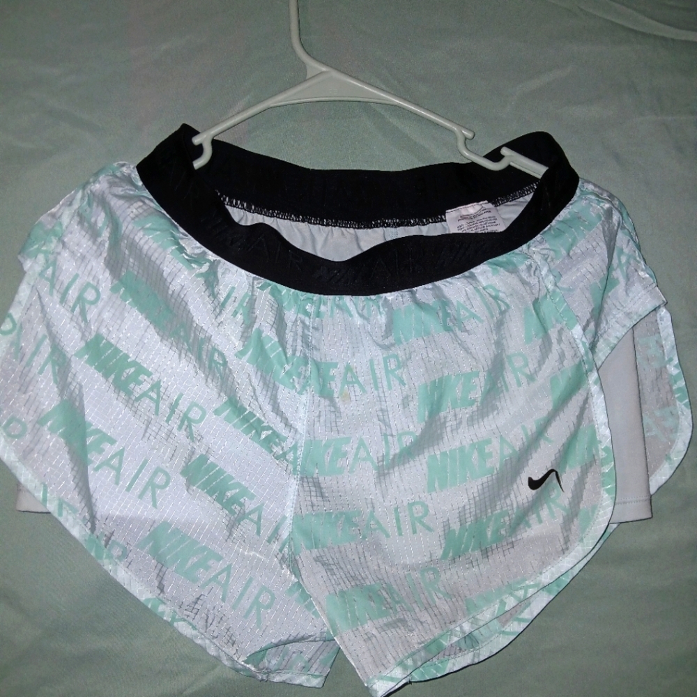 Nike White and Green Athletic Shorts Lightweight Design